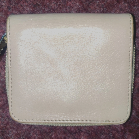 Chloe Compact Zippy Bifold Bow Wallet Beige - Picture 2 of 9